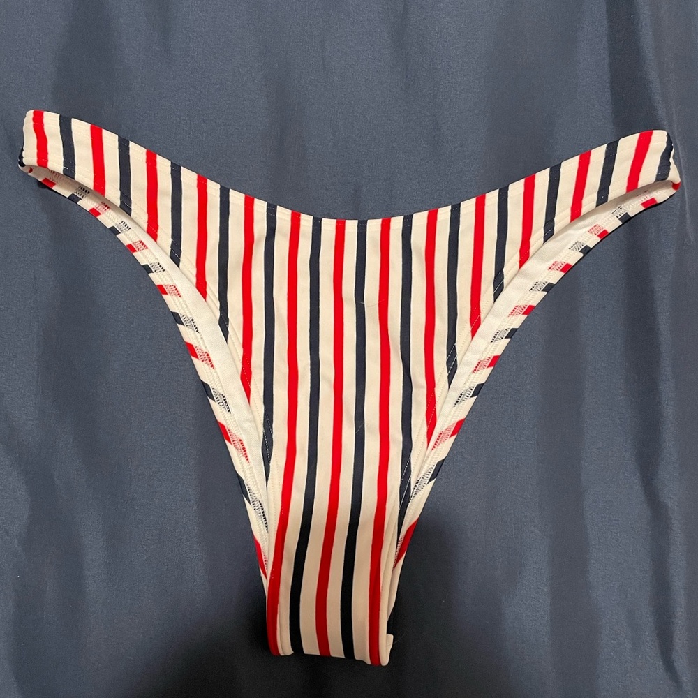 *NWOT Hollister Super Cheeky Cinch Back Swim Bottoms